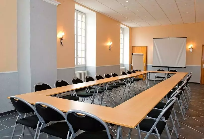 Отель Queen Serenity