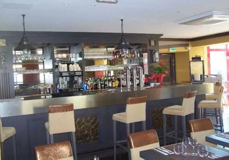 Отель The Originals City, Hôtel Le Coeur D Or, Sedan Est