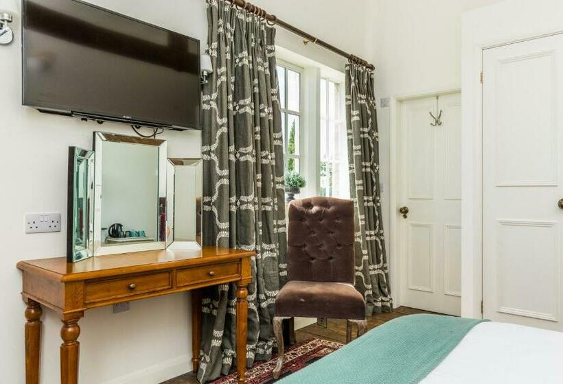 تختخواب و صبحانه Tailor Room 2