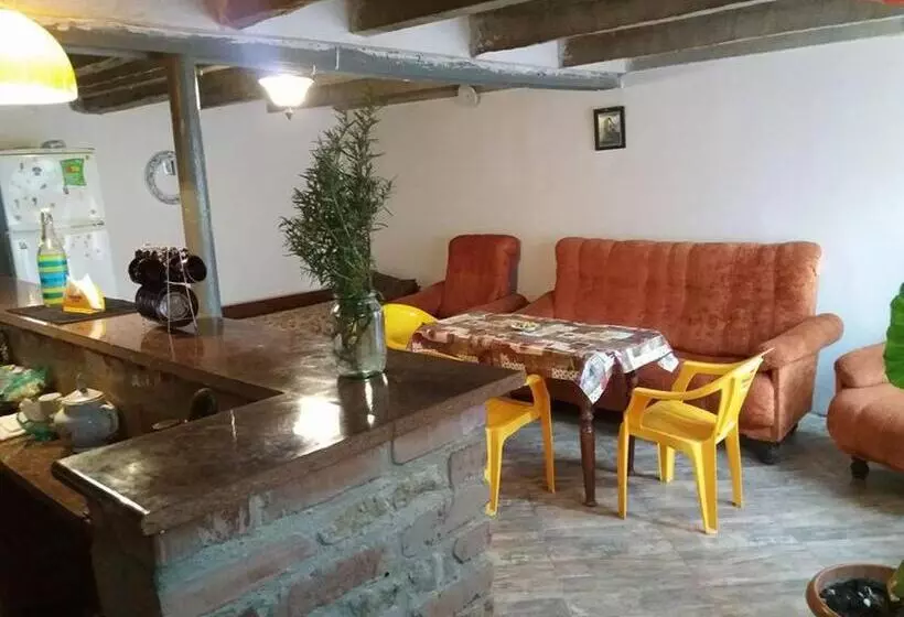 پانسیون Beruka Guest House