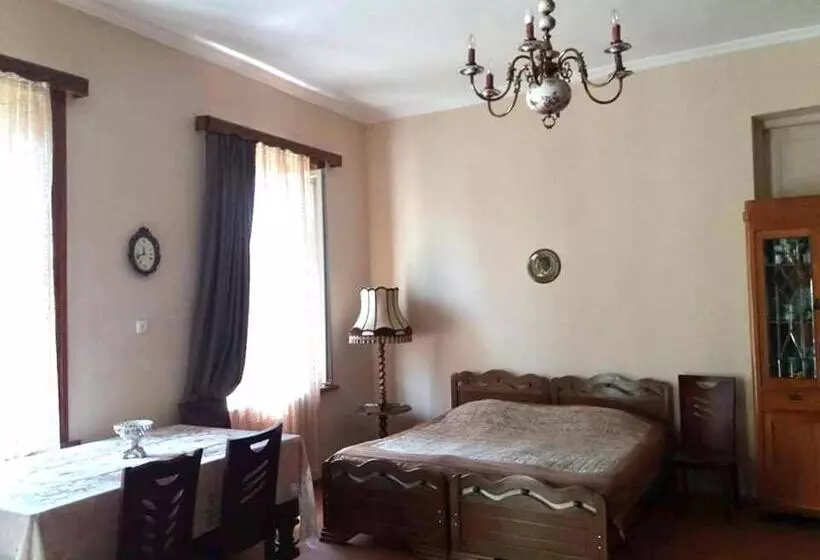پانسیون Beruka Guest House