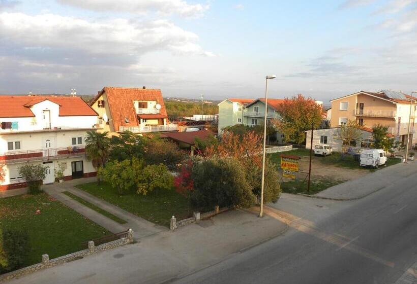 پانسیون Guest House Star