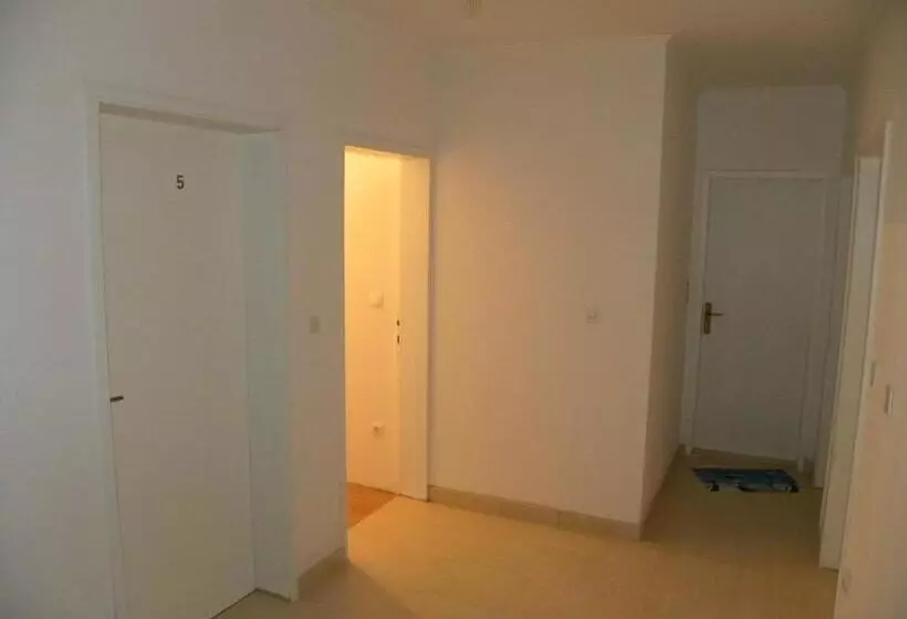 پانسیون Guest House Star