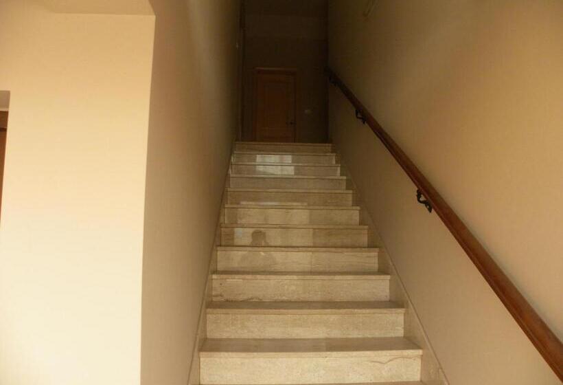 پانسیون Guest House Star