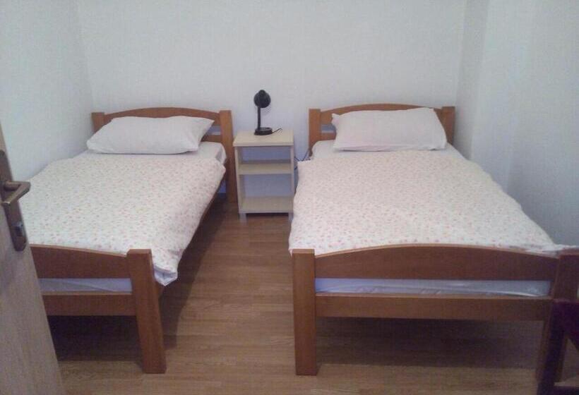 پانسیون Guest House Star