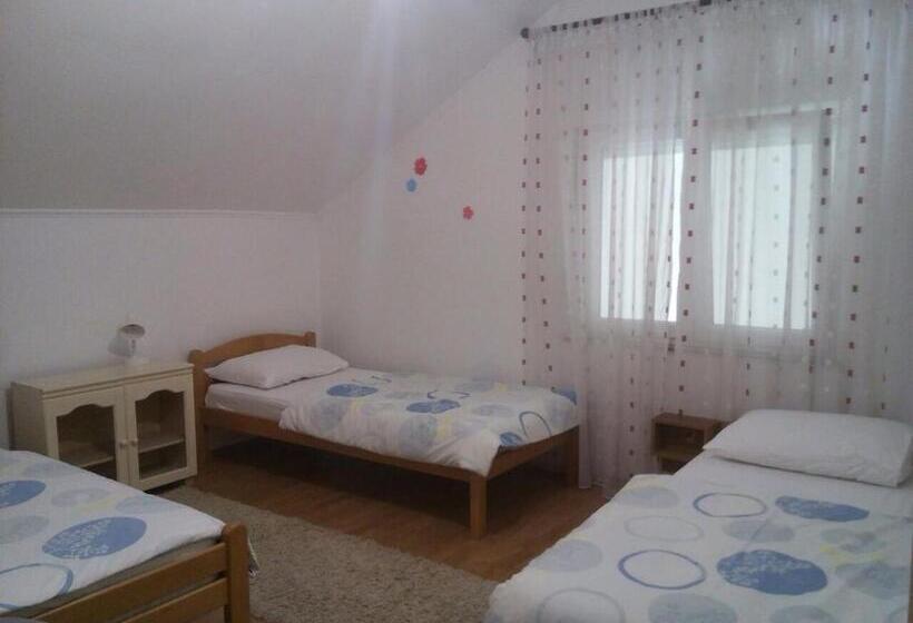 پانسیون Guest House Star