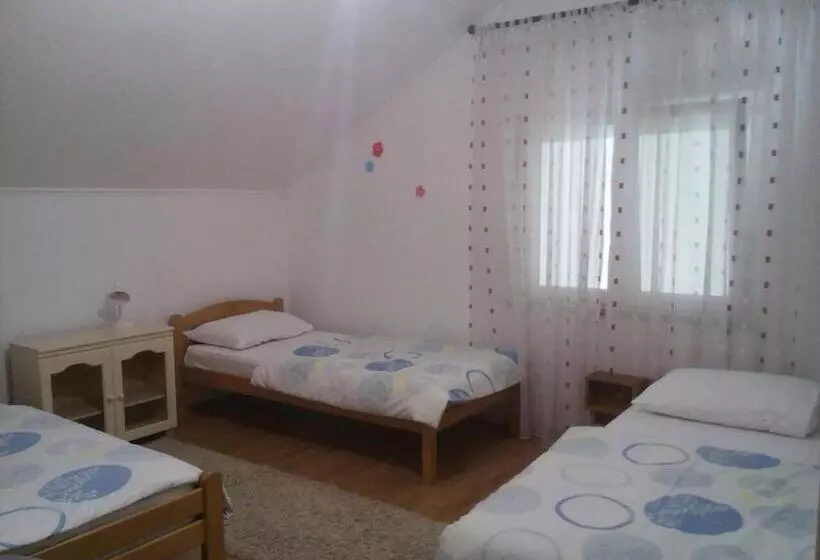 پانسیون Guest House Star