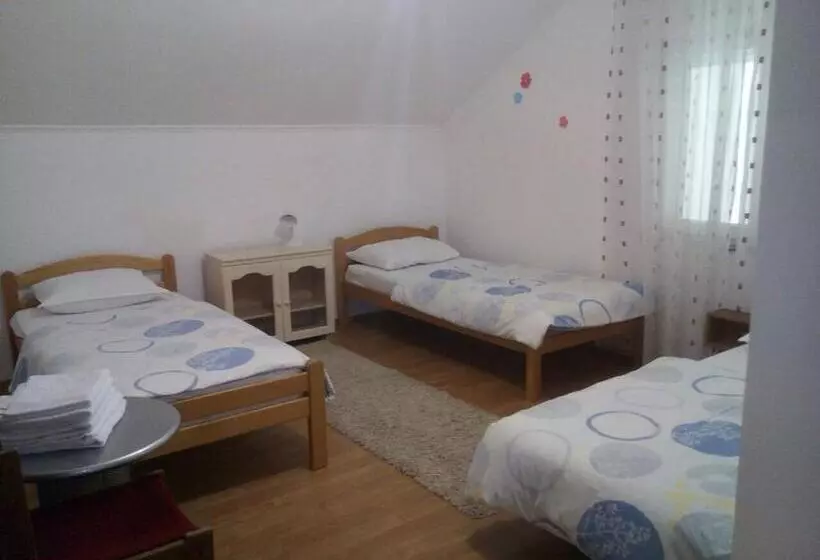 پانسیون Guest House Star