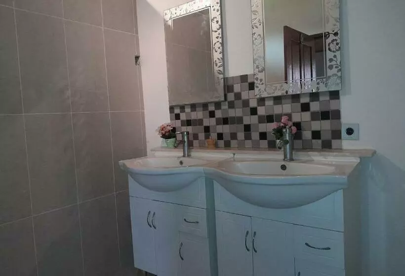 Majatalo Harmony House Stay