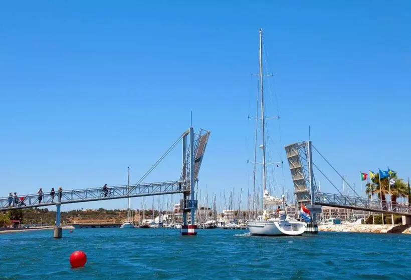 پانسیون Muralha House