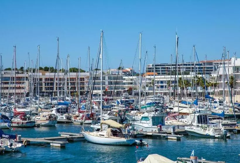 پانسیون Muralha House