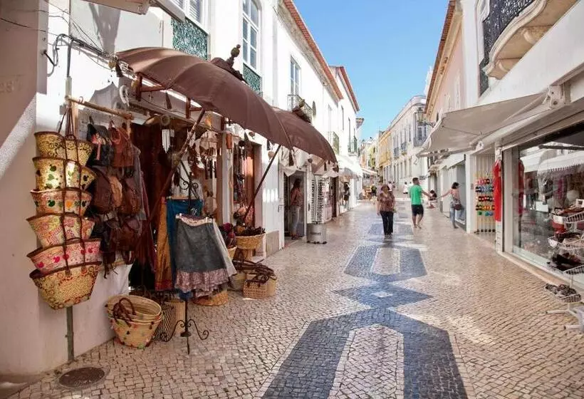 پانسیون Muralha House