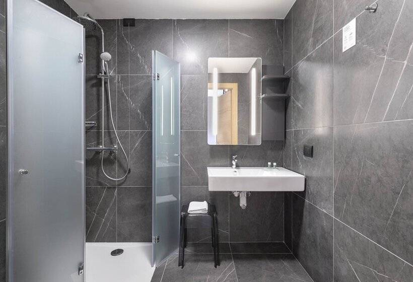 B&b Hotel Genova City Center