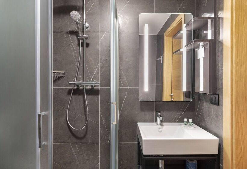 B&b Hotel Genova City Center