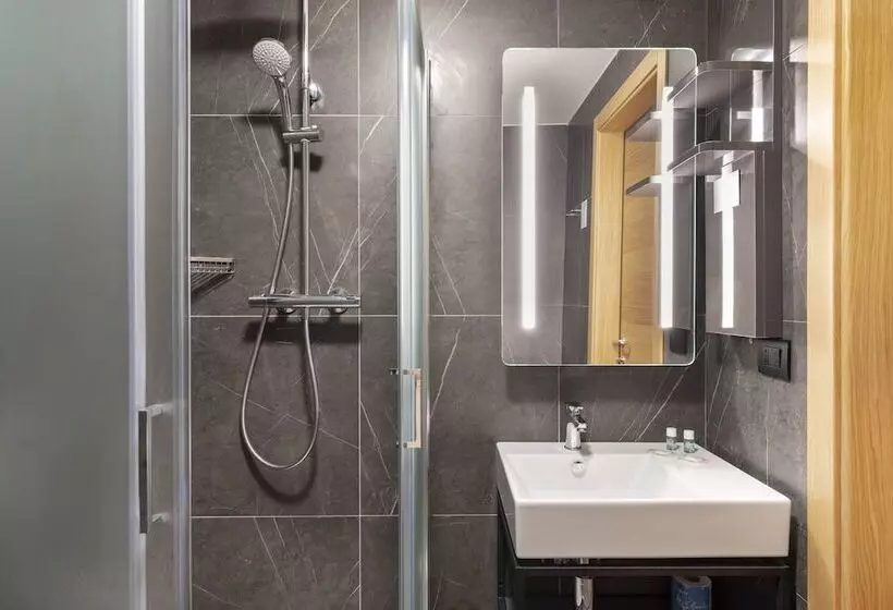 B&b Hotel Genova City Center