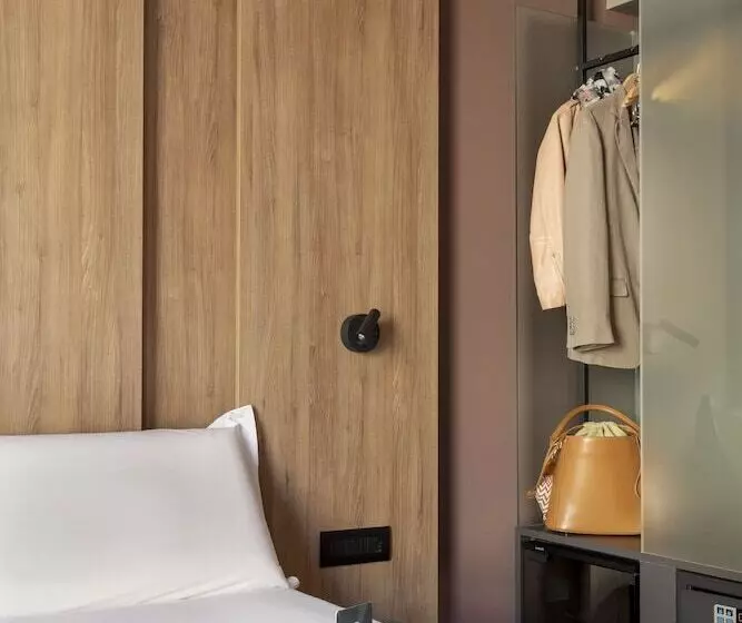 B&b Hotel Genova City Center