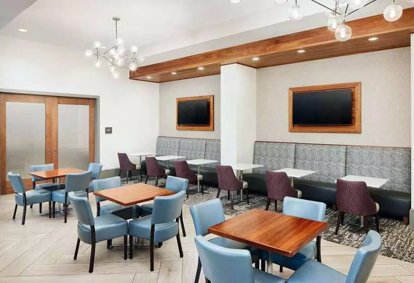 Hotelli Embassy Suites By Hilton Atlanta Airport North