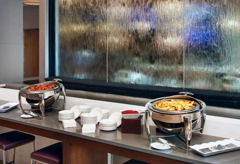 هتل Embassy Suites By Hilton Atlanta Airport North