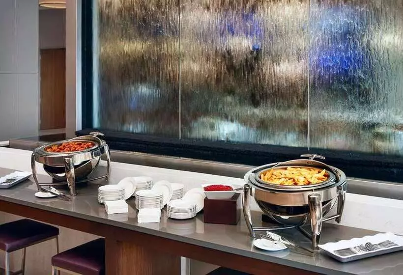 Hotelli Embassy Suites By Hilton Atlanta Airport North