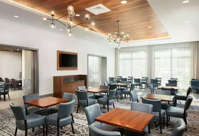 Hotelli Embassy Suites By Hilton Atlanta Airport North