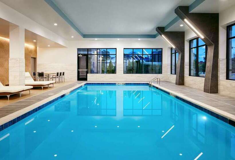 هتل Embassy Suites By Hilton Atlanta Airport North