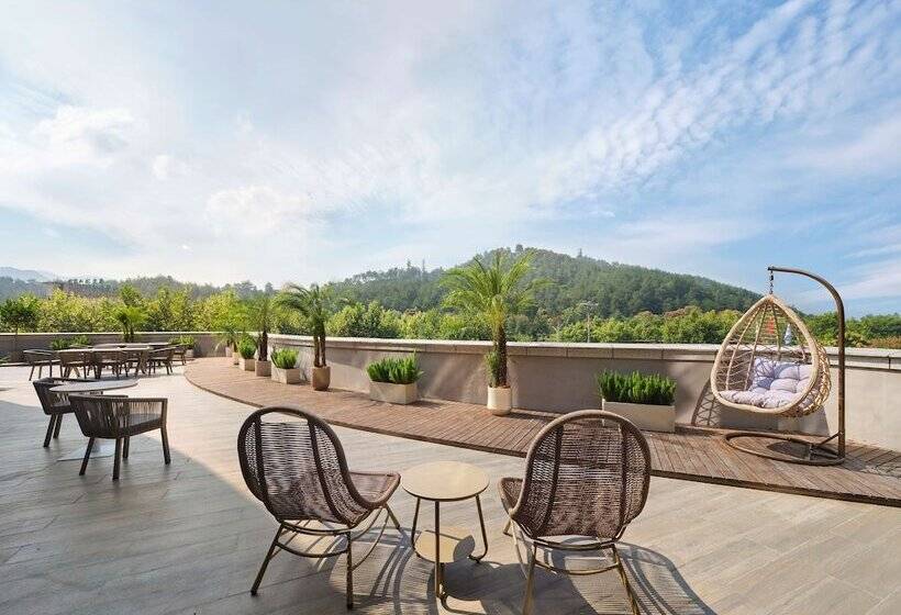 ホテル Hilton Garden Inn Huzhou Anji Phoenix Mountain