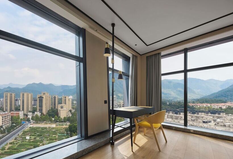 ホテル Hilton Garden Inn Huzhou Anji Phoenix Mountain