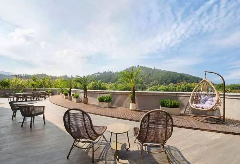 Hotelli Hilton Garden Inn Huzhou Anji Phoenix Mountain
