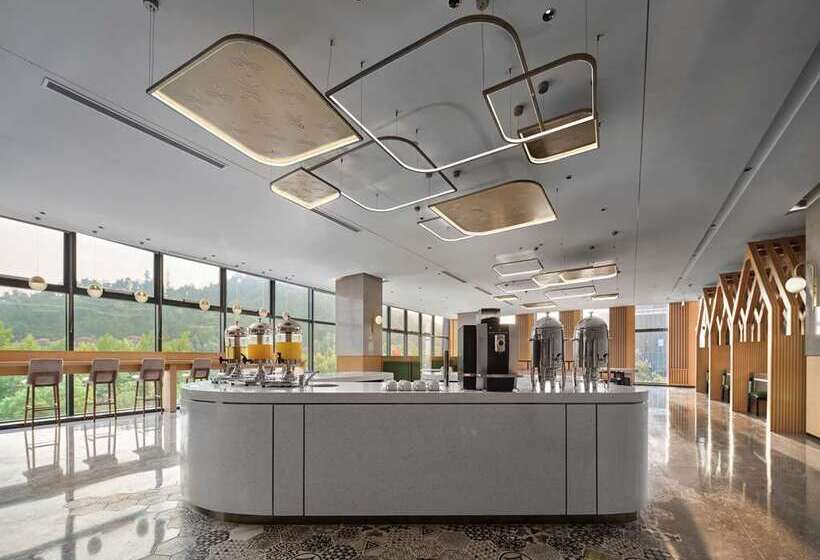 ホテル Hilton Garden Inn Huzhou Anji Phoenix Mountain