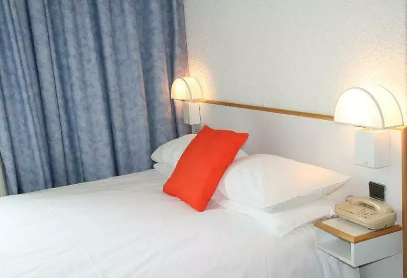 هتل Hôtel Des Thermes Les Dômes