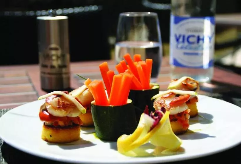 هتل Hôtel Des Thermes Les Dômes