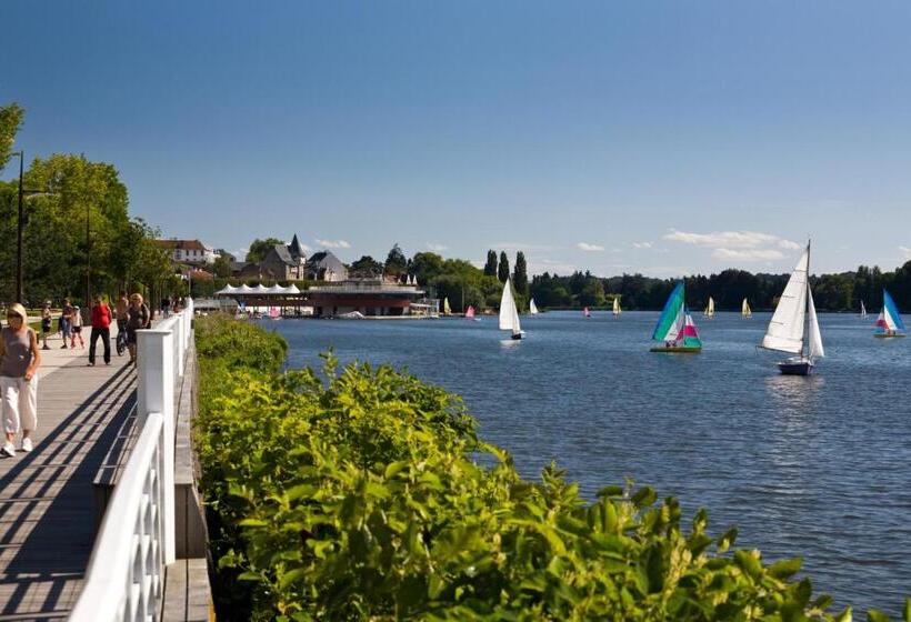 فندق Hôtel Des Thermes Les Dômes