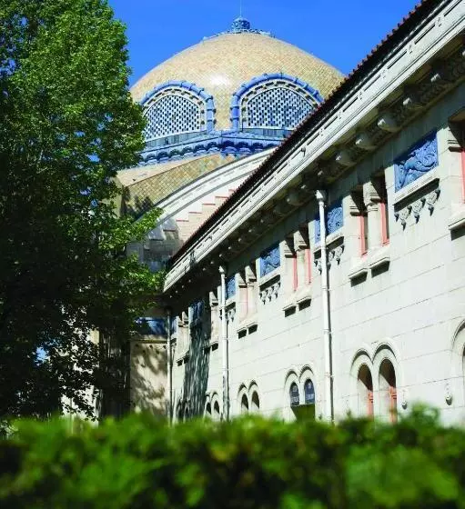 هتل Hôtel Des Thermes Les Dômes