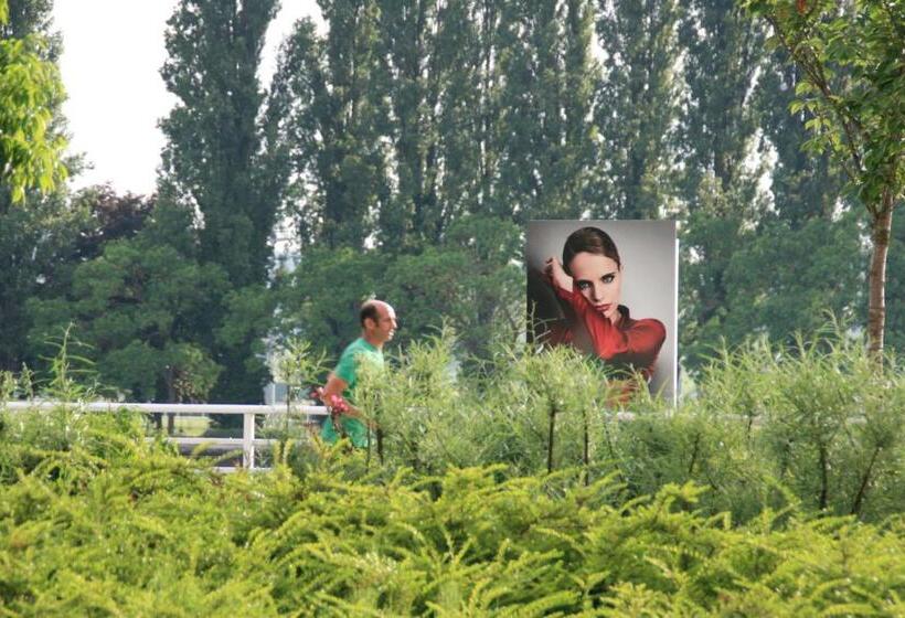 فندق Hôtel Des Thermes Les Dômes