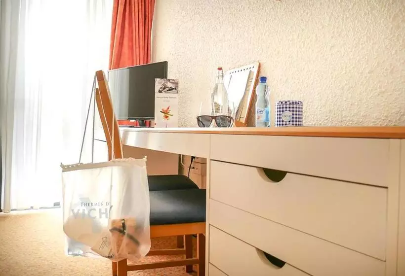 هتل Hôtel Des Thermes Les Dômes