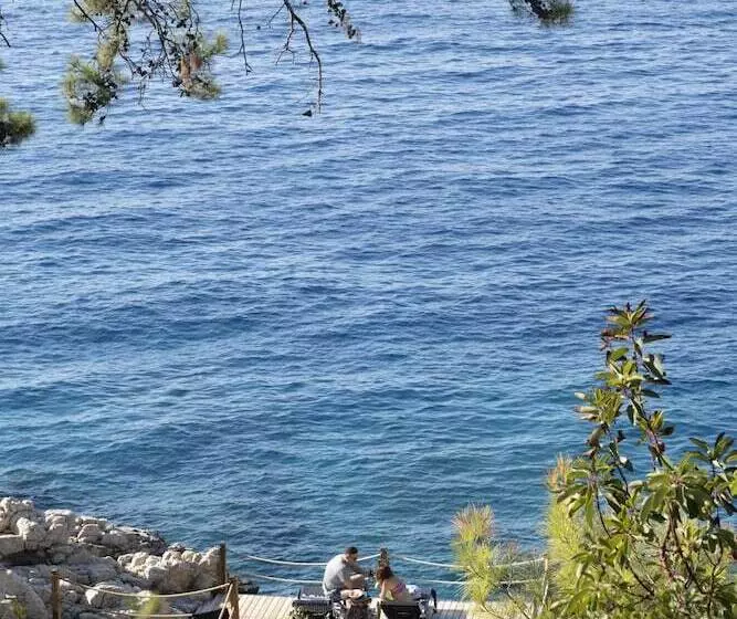 ホテル Lov Faralya