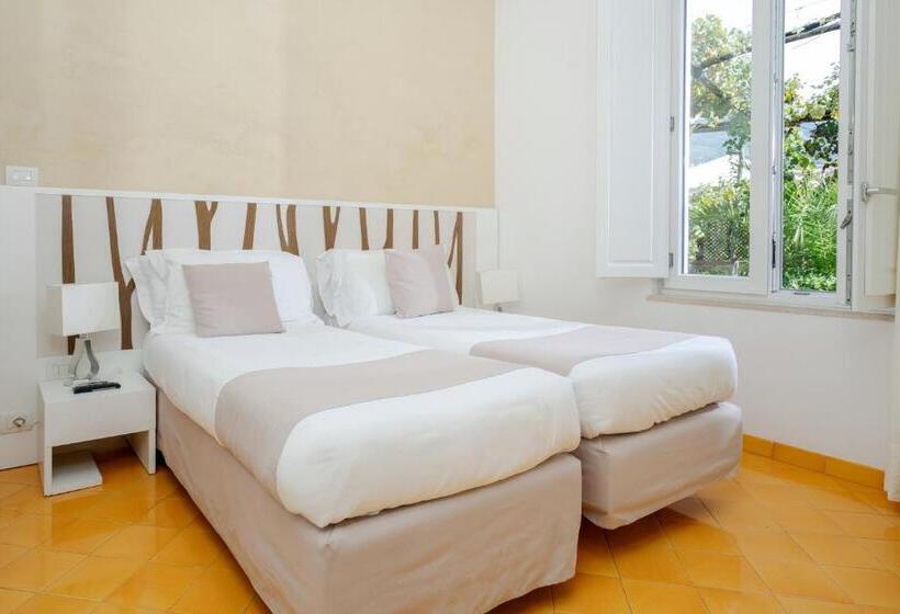 בית מלון כפרי Residence Le Axidie