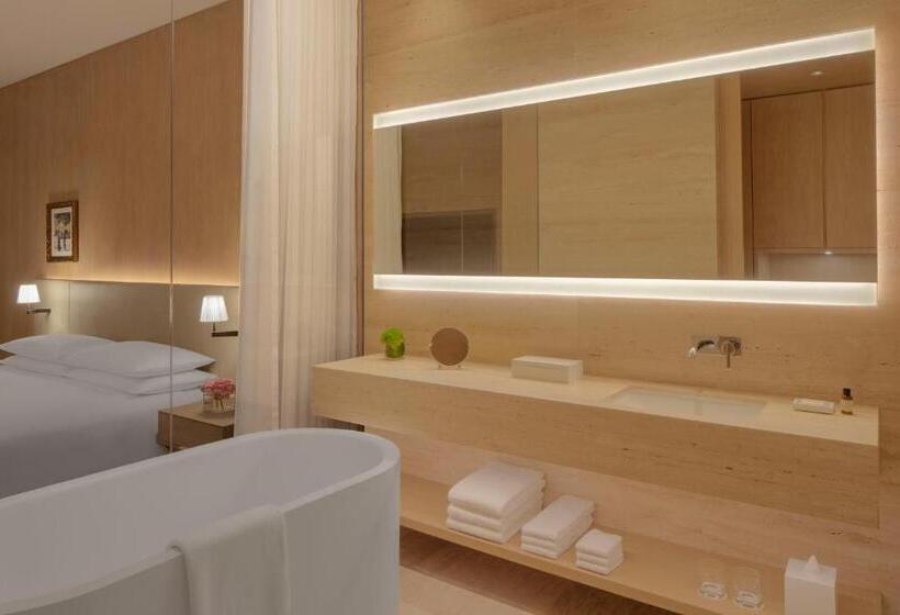 Отель The Dubai Edition