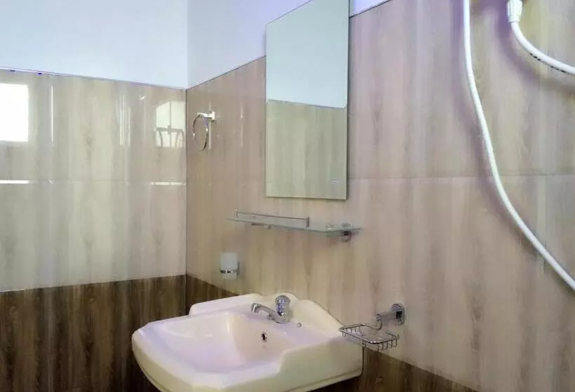 Majatalo Thisara Guest House