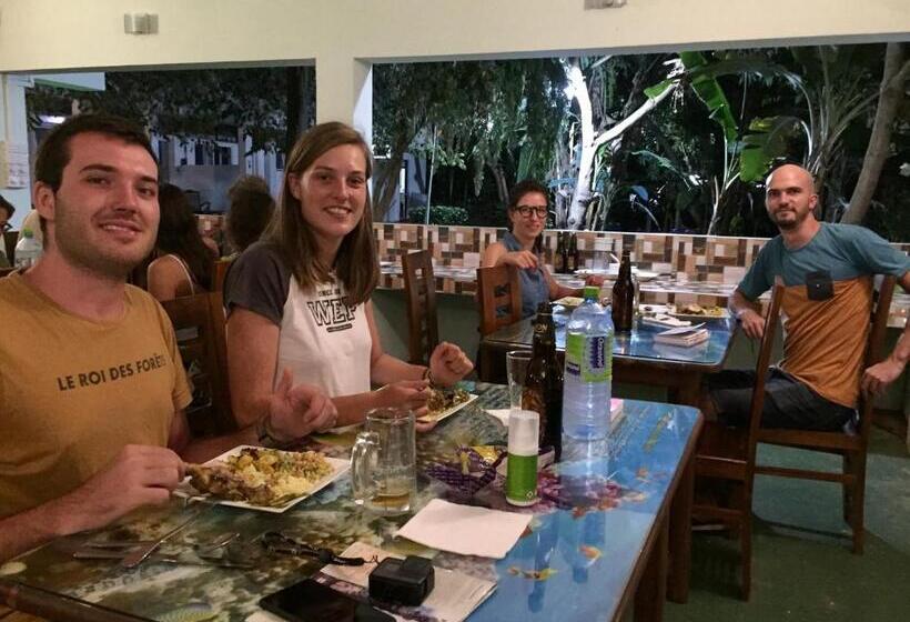 פנסיון Thisara Guest House