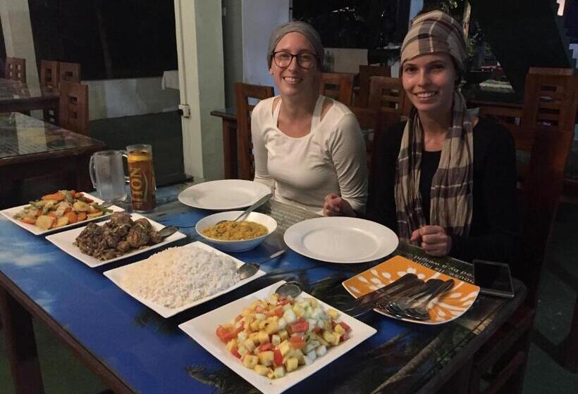 פנסיון Thisara Guest House