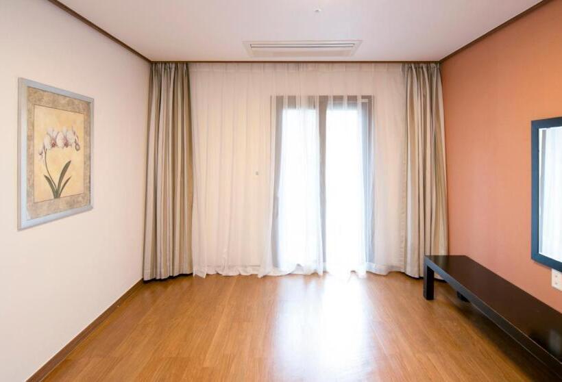 Resort Holiday Inn & Suites Alpensia Pyeongchang Suites, An Ihg