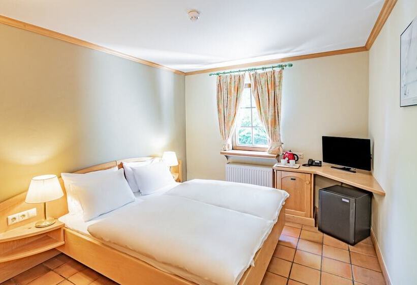 هتل Aux Tanneries De Wiltz