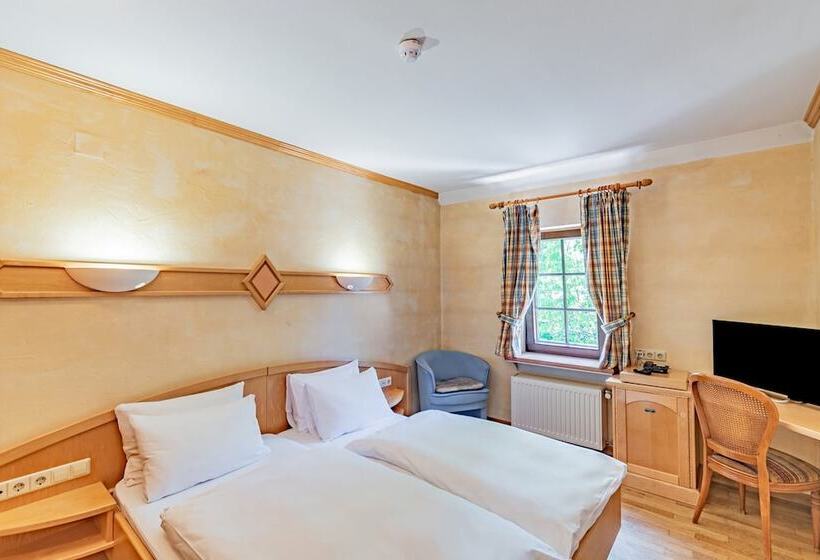 هتل Aux Tanneries De Wiltz