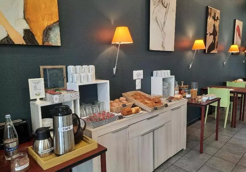 هتل De La Gare Brest