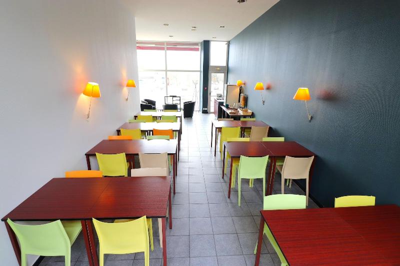 هتل De La Gare Brest