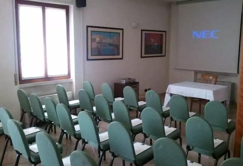 בית מלון כפרי Europa Milano