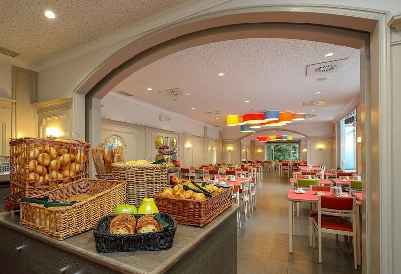 هتل Floreal La Roche En Ardenne