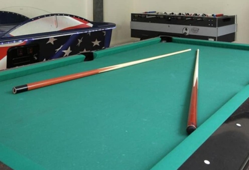 هتل Floreal La Roche En Ardenne