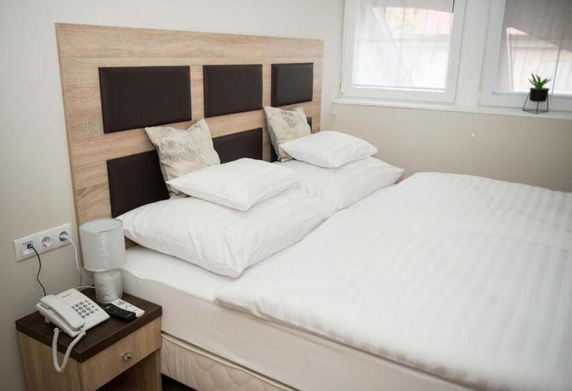 酒店 Hozam Wellness és Apartman